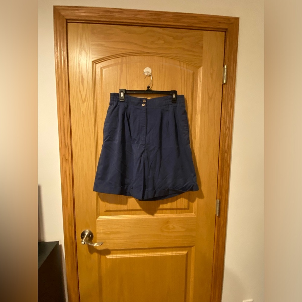 Karen Scott Women’s Size 14 Chino Shorts with Pockets & Belt Loops 9 Inch Length